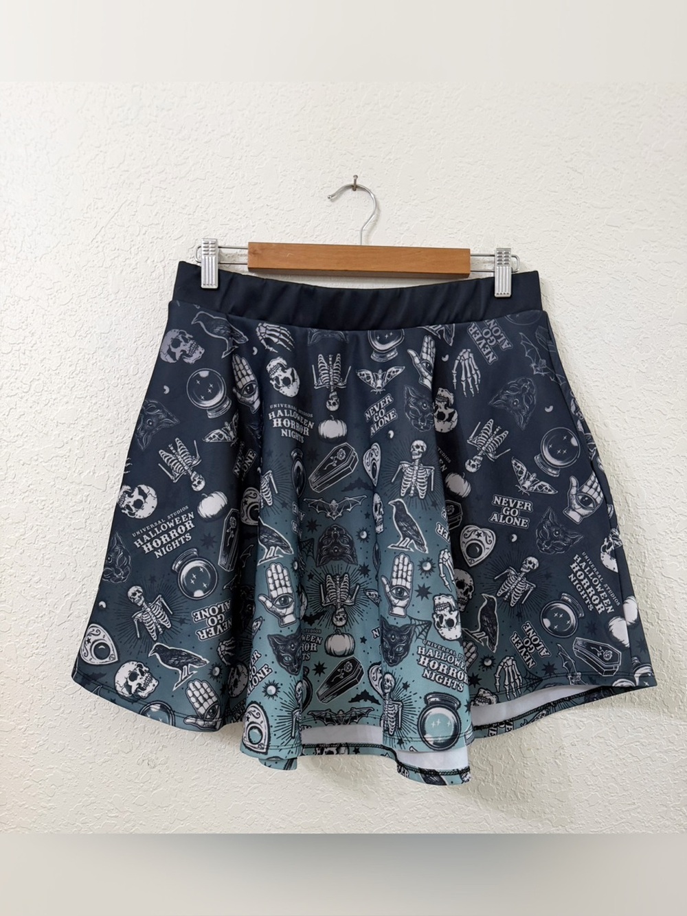 Universal Studios Halloween Horror Nights Never Go Alone Skirt - M/L